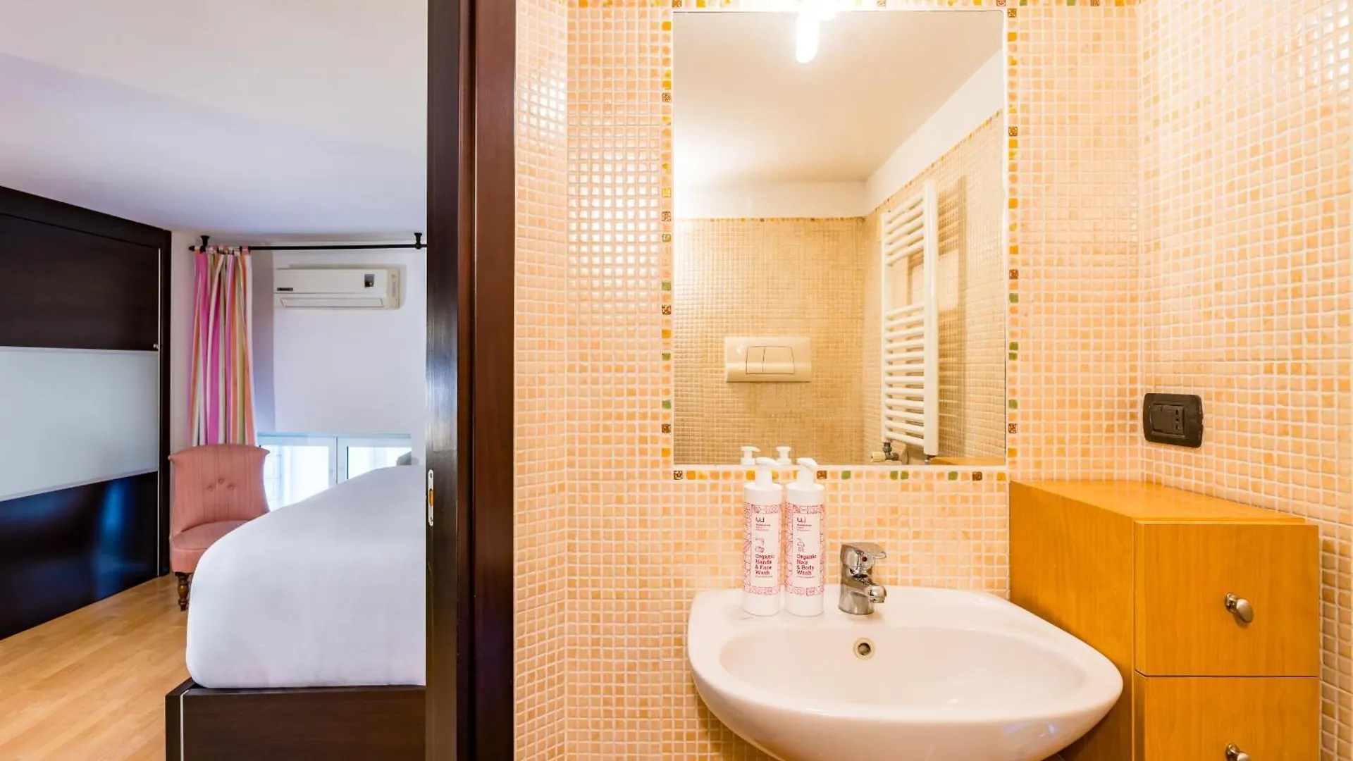 شقة Casa Al Rettifilo Con Terrazzo By Wonderful Italy نابولي إيطاليا